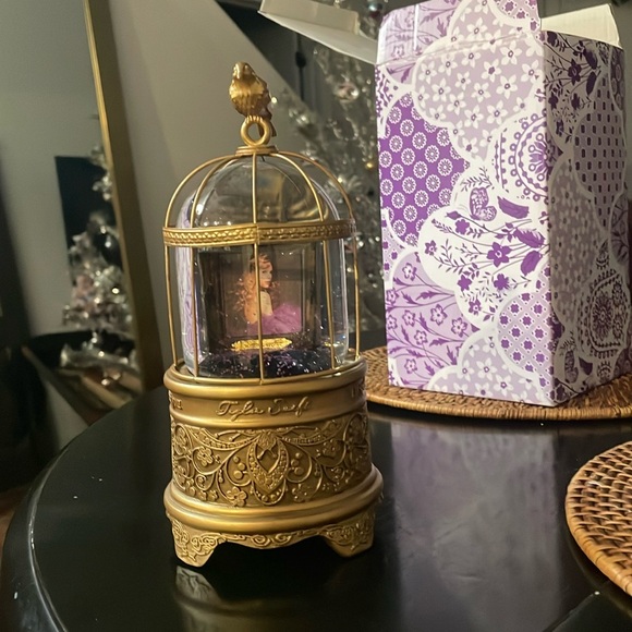 Authentic TS Speak Now Snow globe - Picture 4 of 5